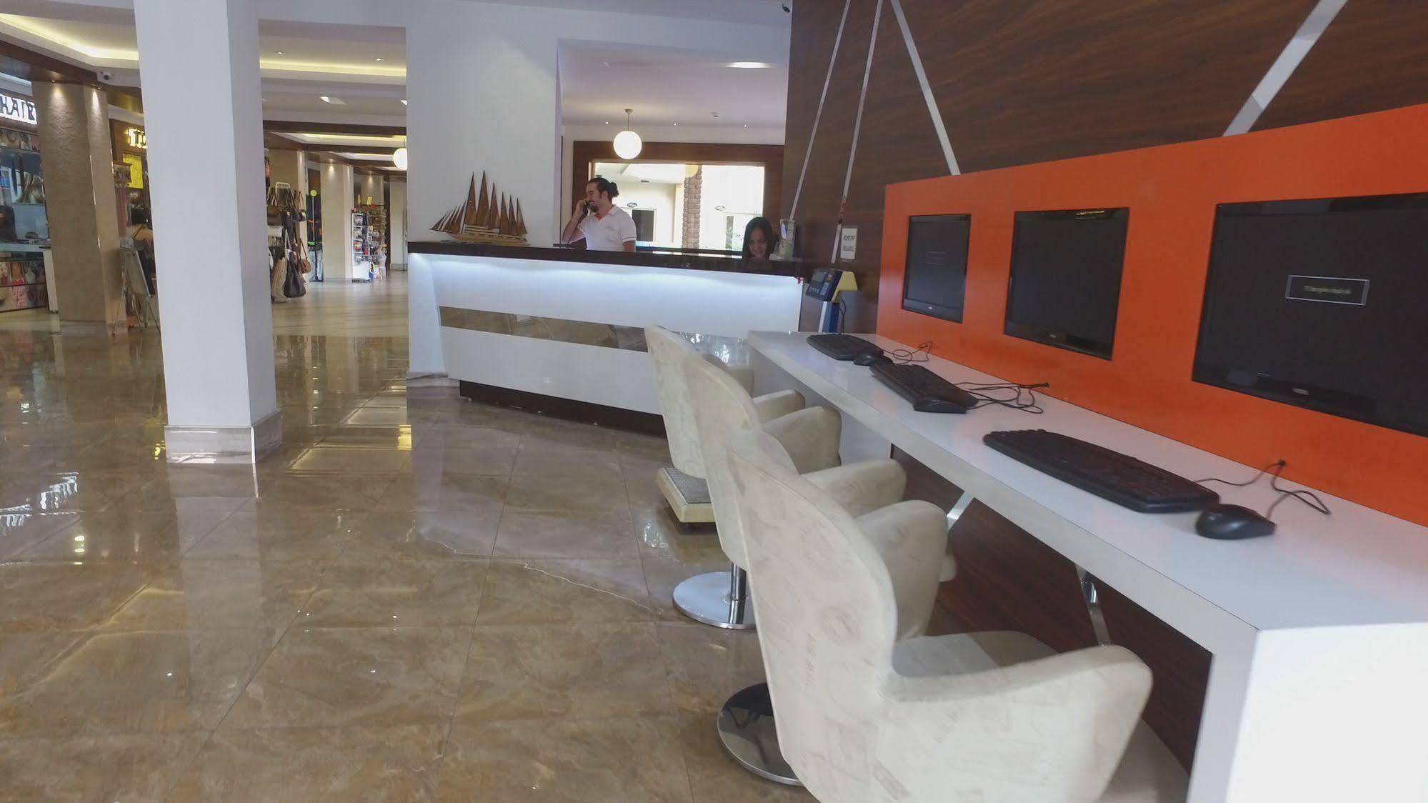 Exelsior Annex Aparthotel มาร์มาริส ภายนอก รูปภาพ